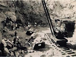 Isla de San Gabriel en Colonia explotación de granito gris para exportar a la Argentina  año 1925